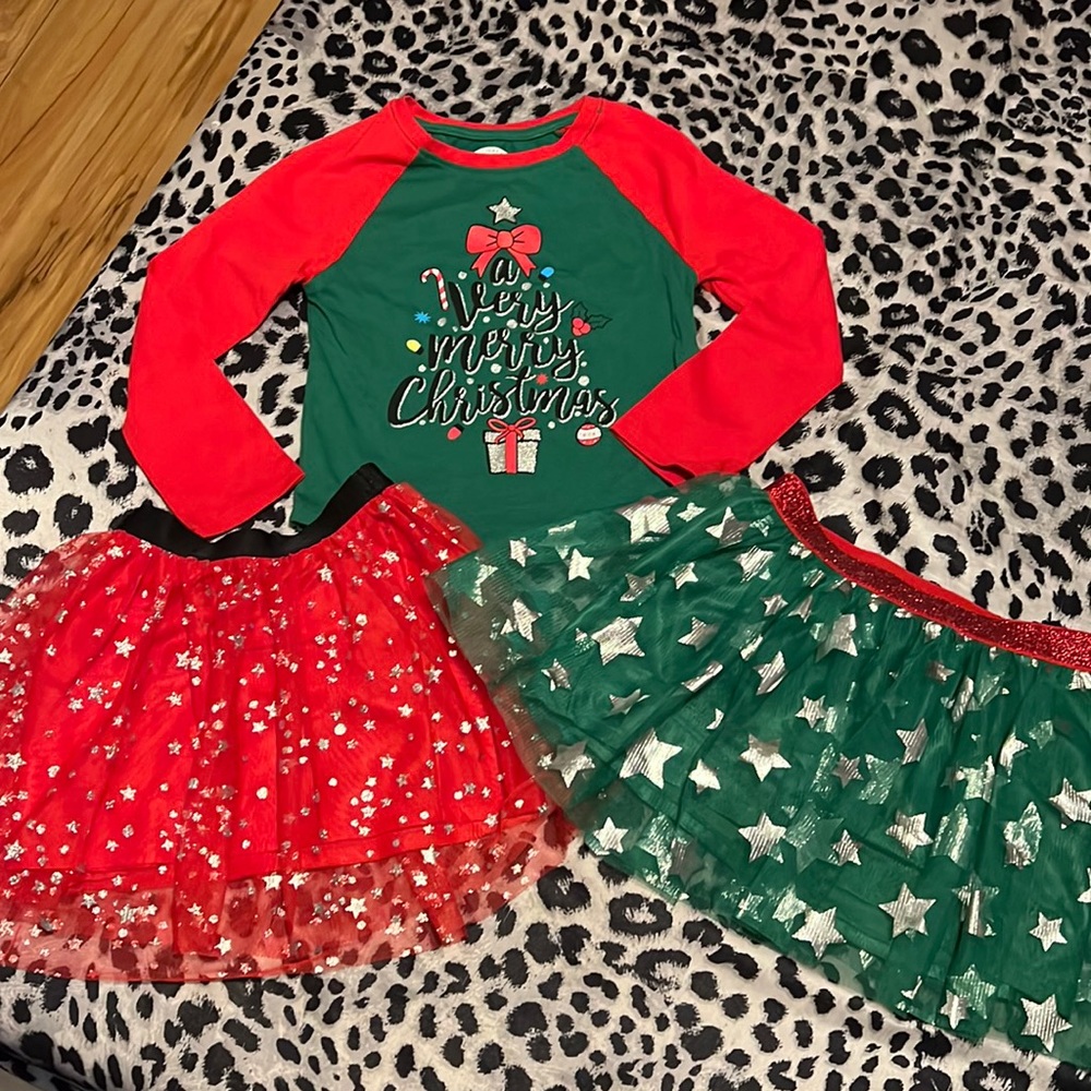 Girls size small 4/5T Christmas matching set with 2 different skirts and top